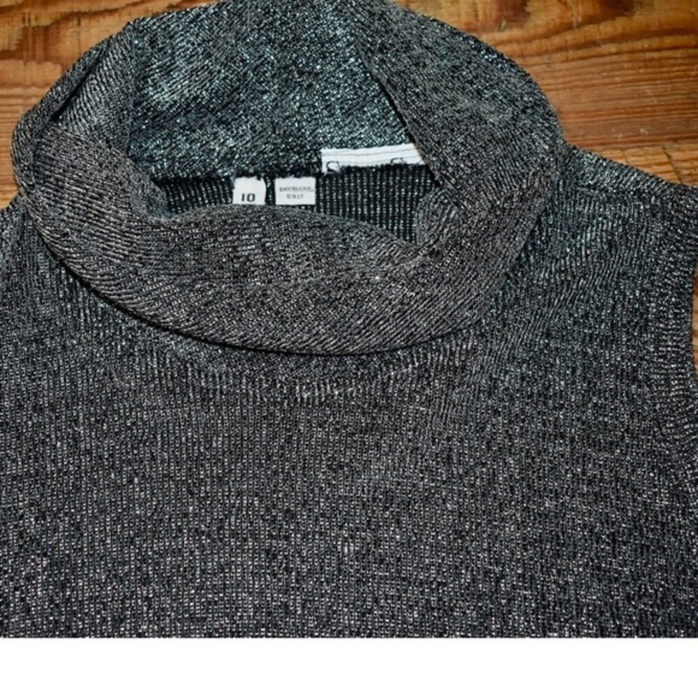 Sioni Sleeveless Cowl Neck Metallic Knit Top Women's Size 10 Gray Silver - Picture 3 of 4